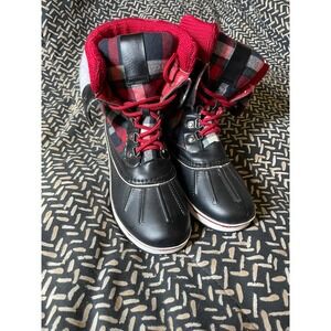 Womens Duck‎ Boots 6.5 Black Red Plaid Winter Rain Snow Waterproof
